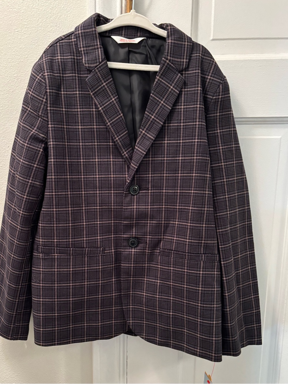 Cat & Jack Plaid Blazer in Dark Black and Taupe Windowpane.
Size 7
